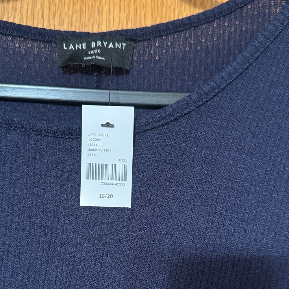 NWT Lane Bryant rouched long Sleeve Top - Picture 2 of 6